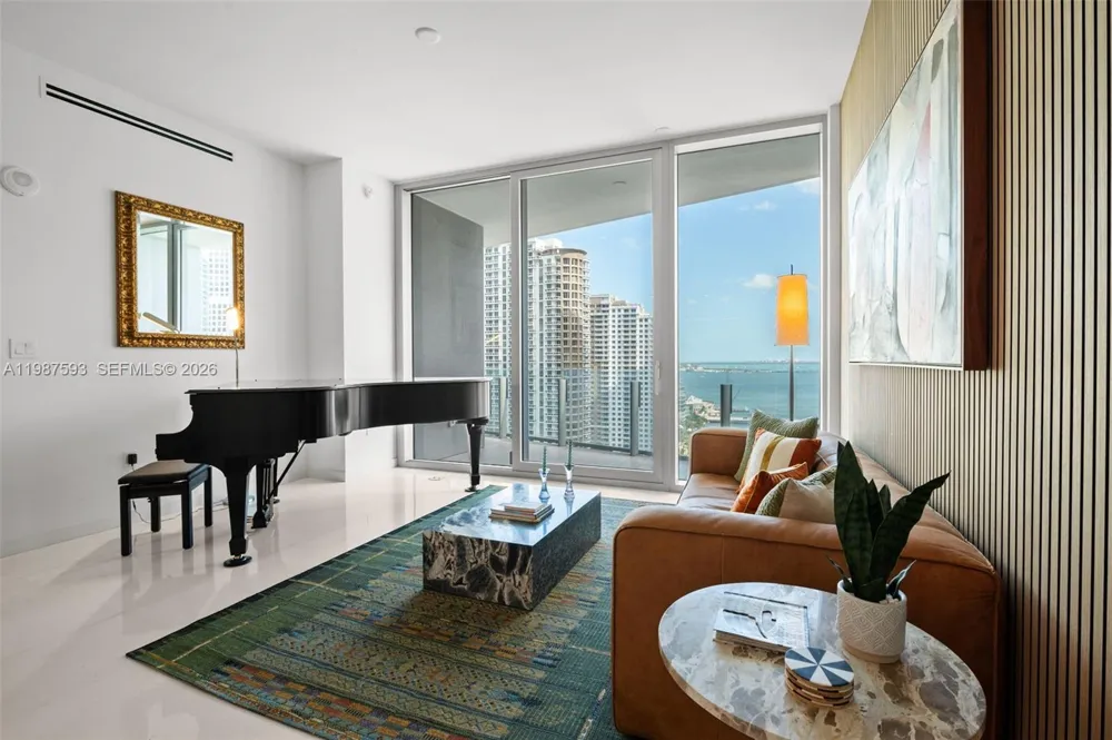 300 Biscayne Blvd Way #2106 Miami, FL 33131