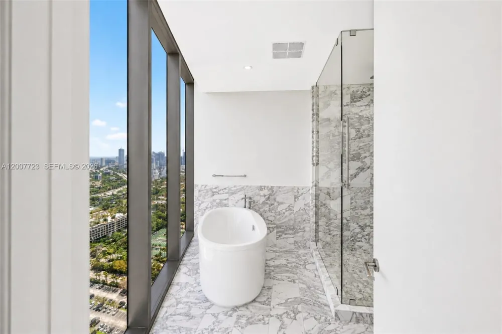175 25 RD #3303 Miami, FL 33129