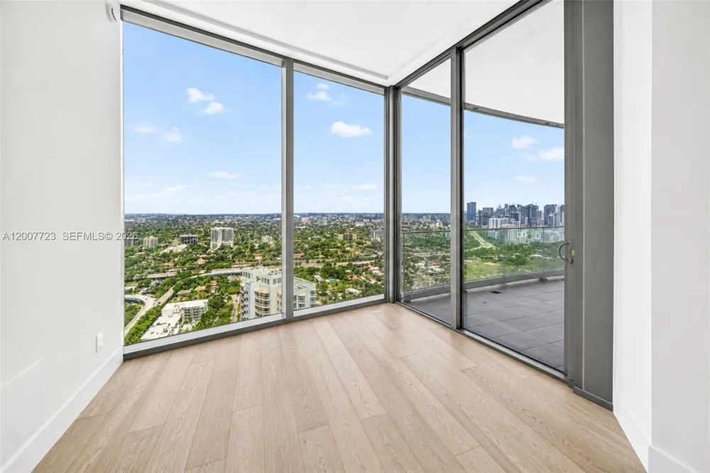 175 25 RD #3303 Miami, FL 33129