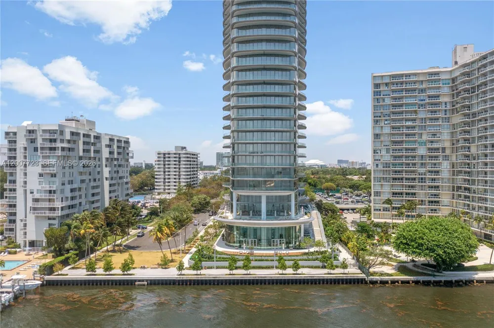 175 25 RD #3303 Miami, FL 33129