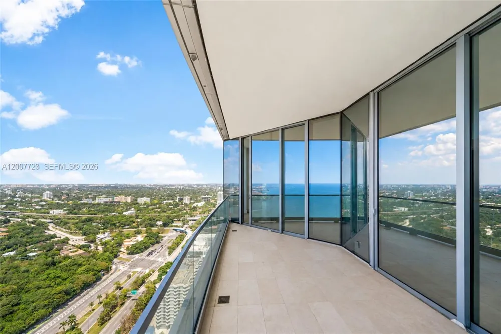 175 25 RD #3303 Miami, FL 33129