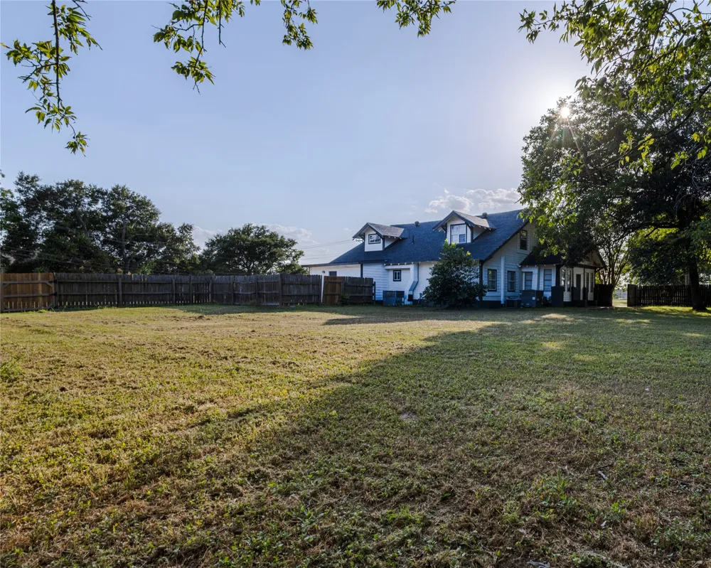 310 S Rusk Street Groesbeck, TX 76642