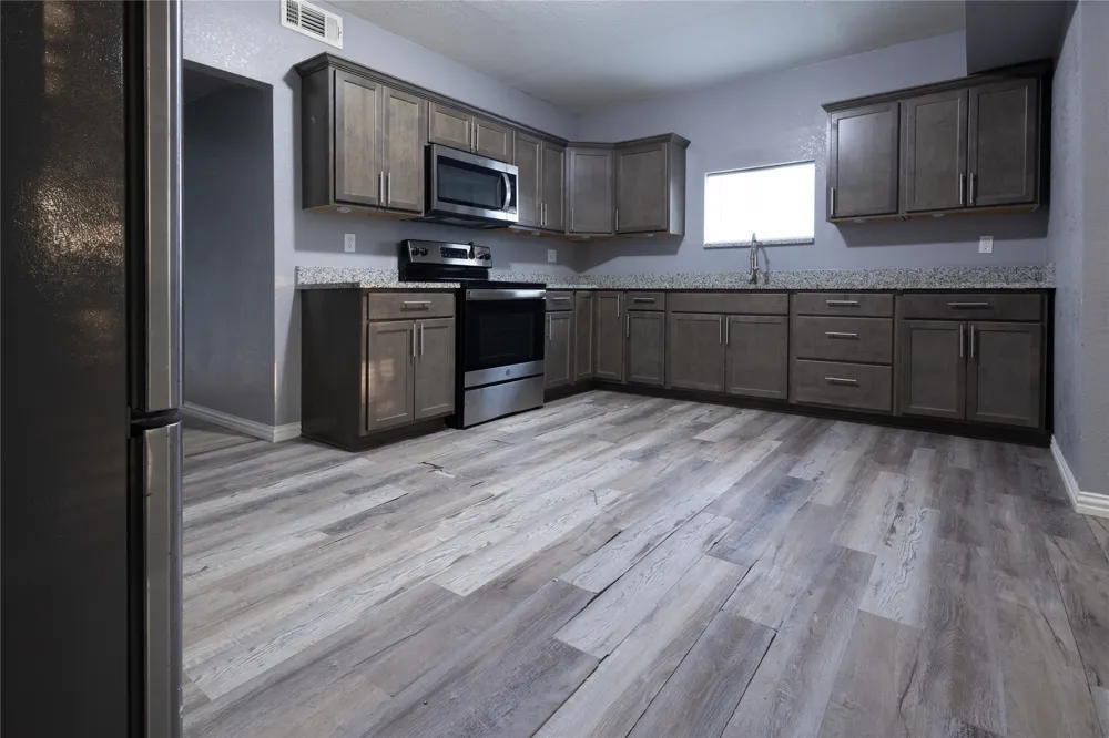 310 S Rusk Street Groesbeck, TX 76642