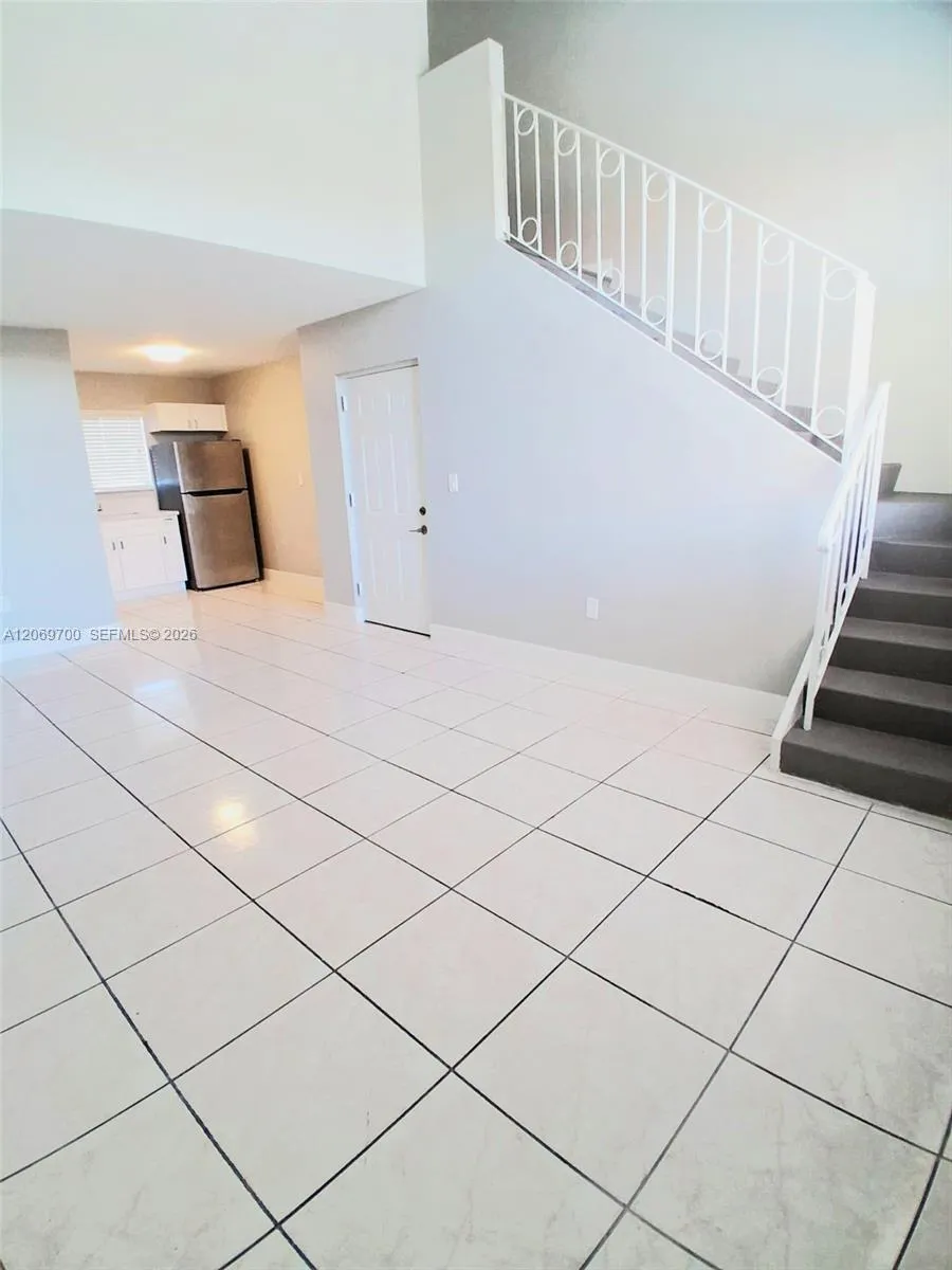 2770 W 60th Pl #201 Hialeah, FL 33016