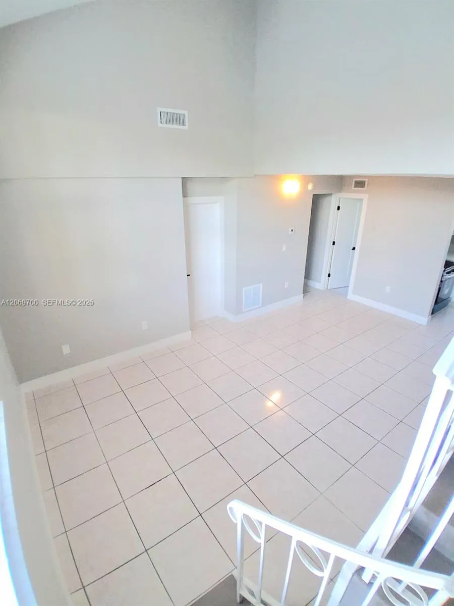 2770 W 60th Pl #201 Hialeah, FL 33016