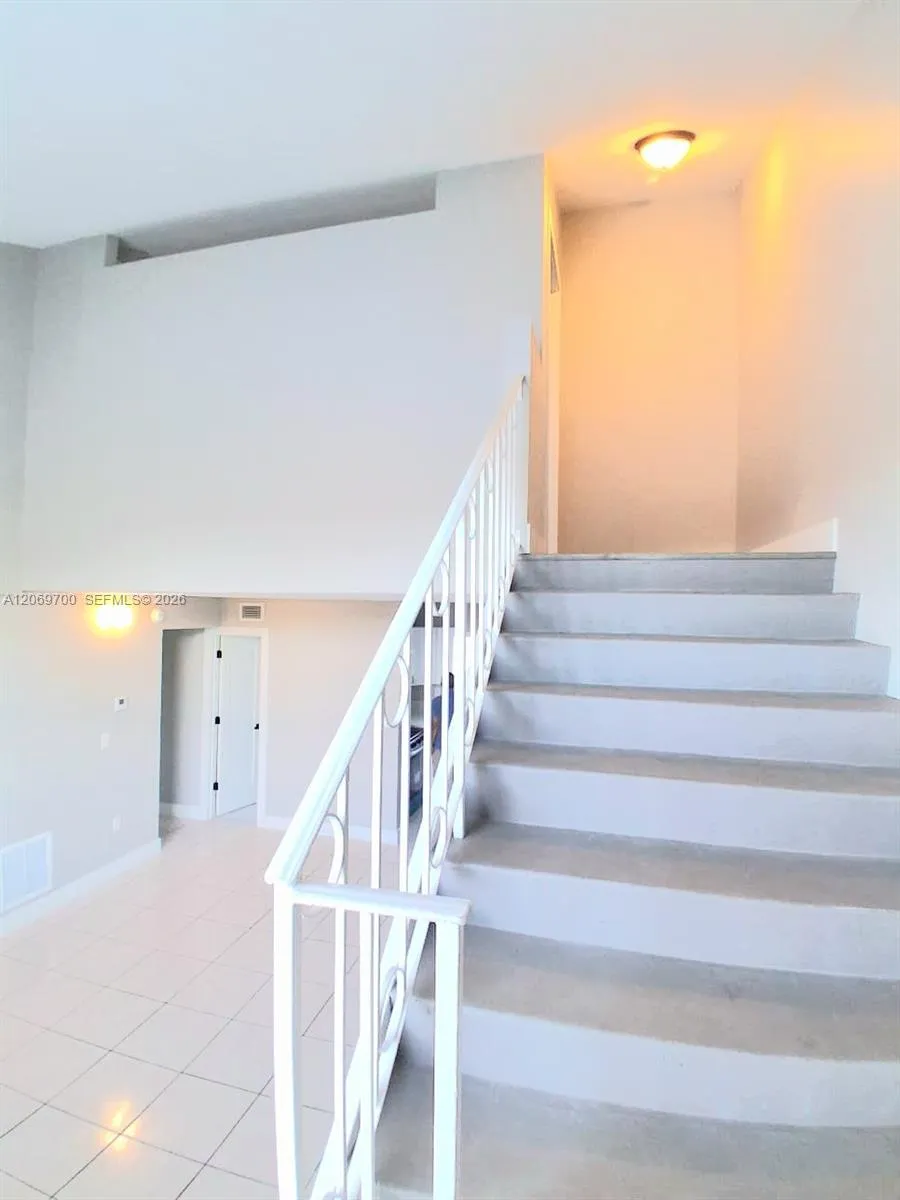 2770 W 60th Pl #201 Hialeah, FL 33016