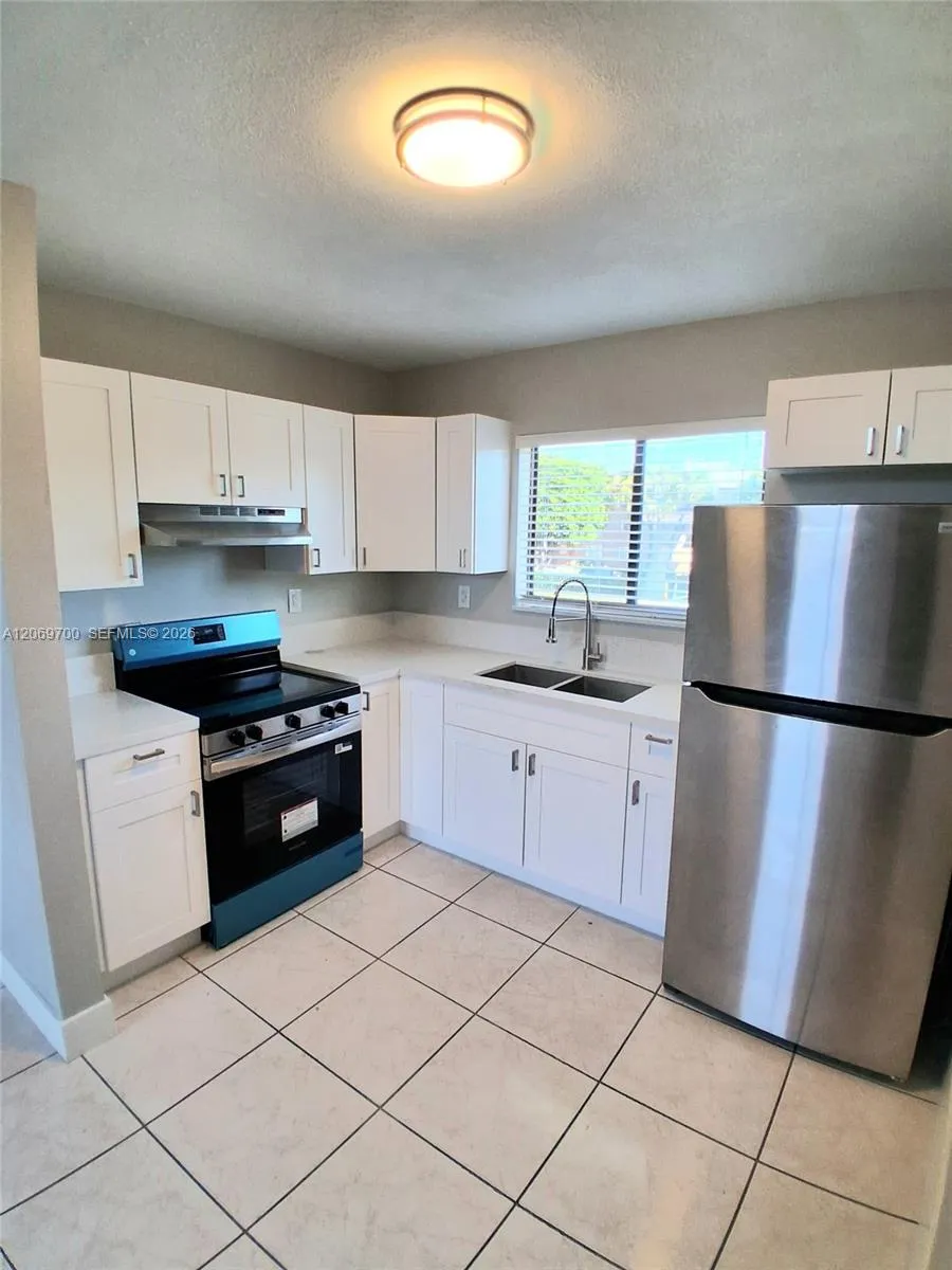 2770 W 60th Pl #201 Hialeah, FL 33016