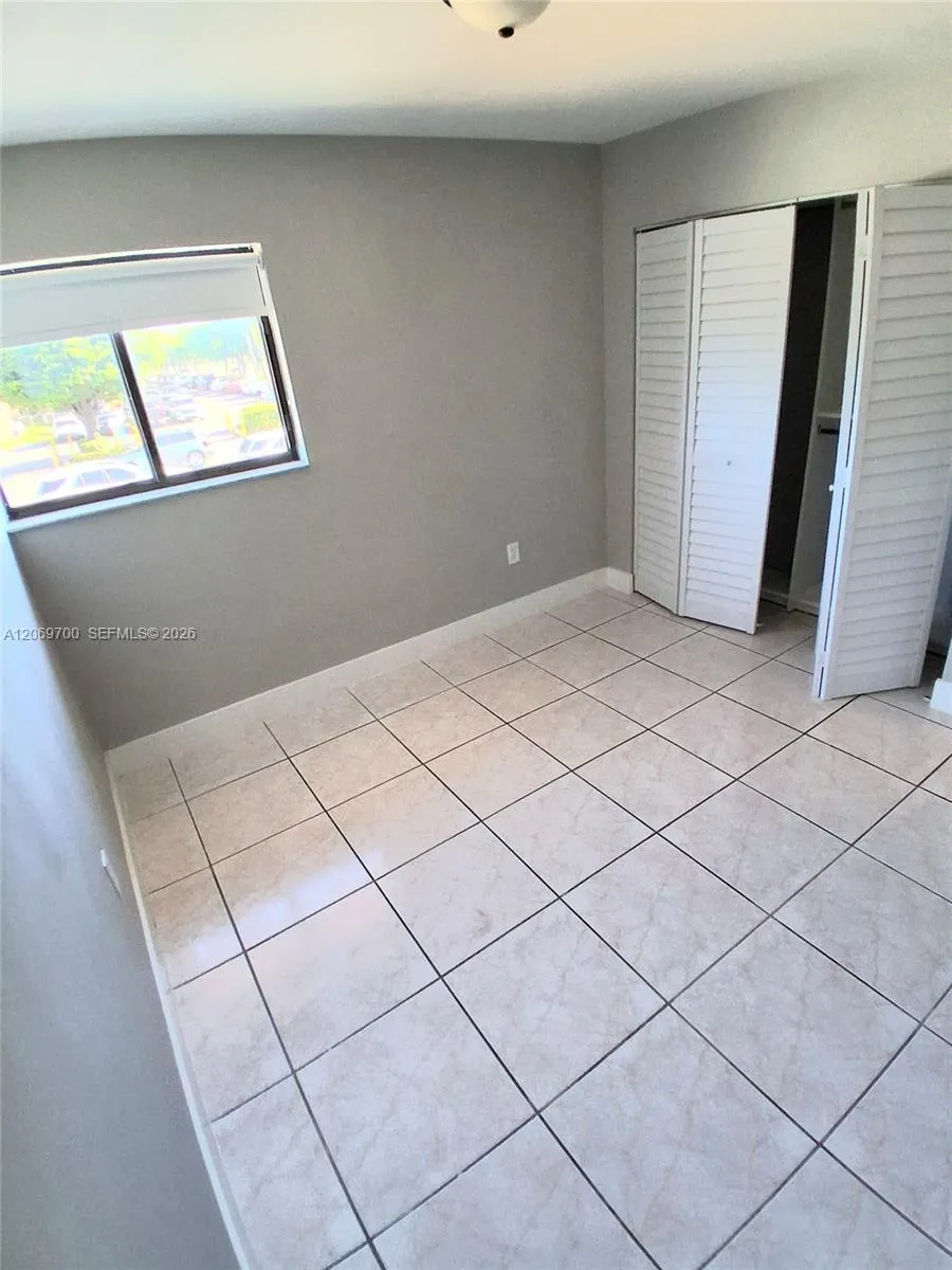 2770 W 60th Pl #201 Hialeah, FL 33016