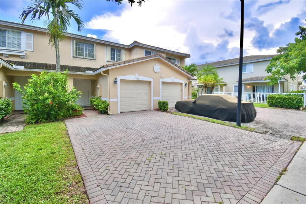 8982 Chambers Street Tamarac, FL 33321