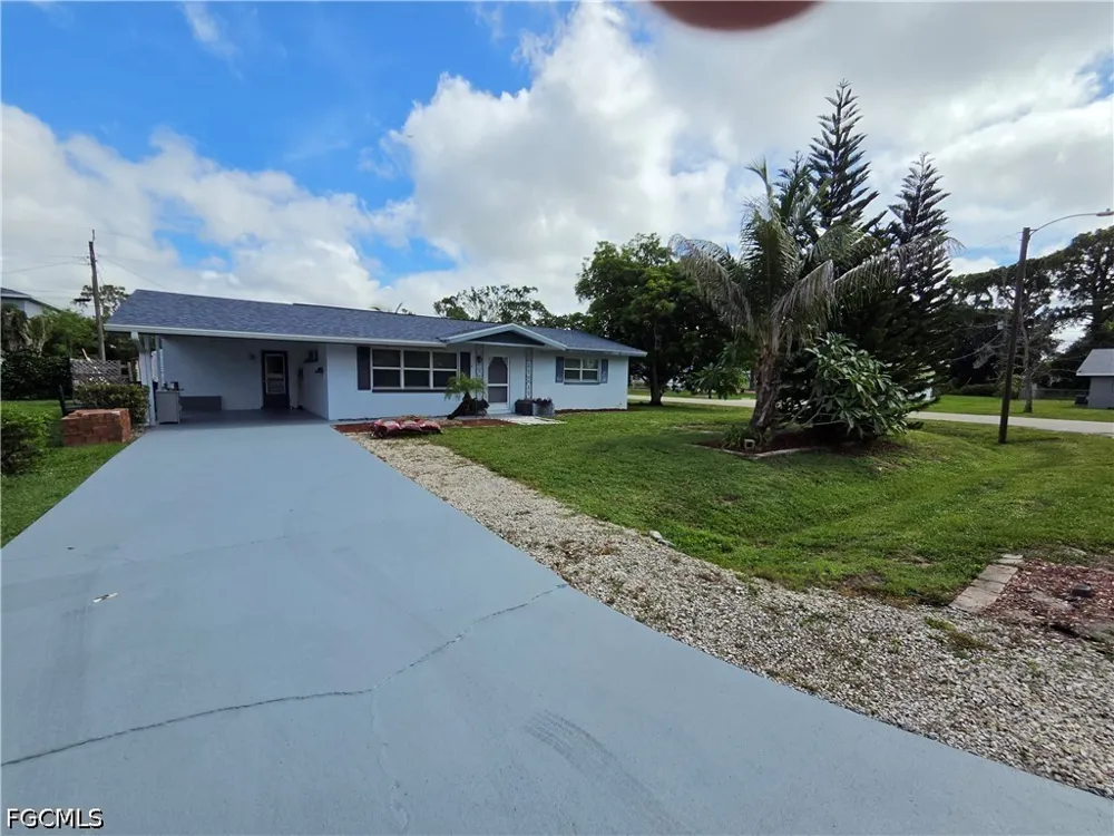 Chandler Avenue Fort Myers, FL 33907