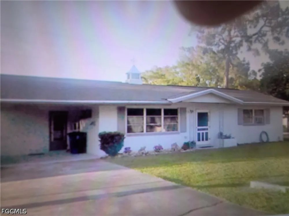 Chandler Avenue Fort Myers, FL 33907