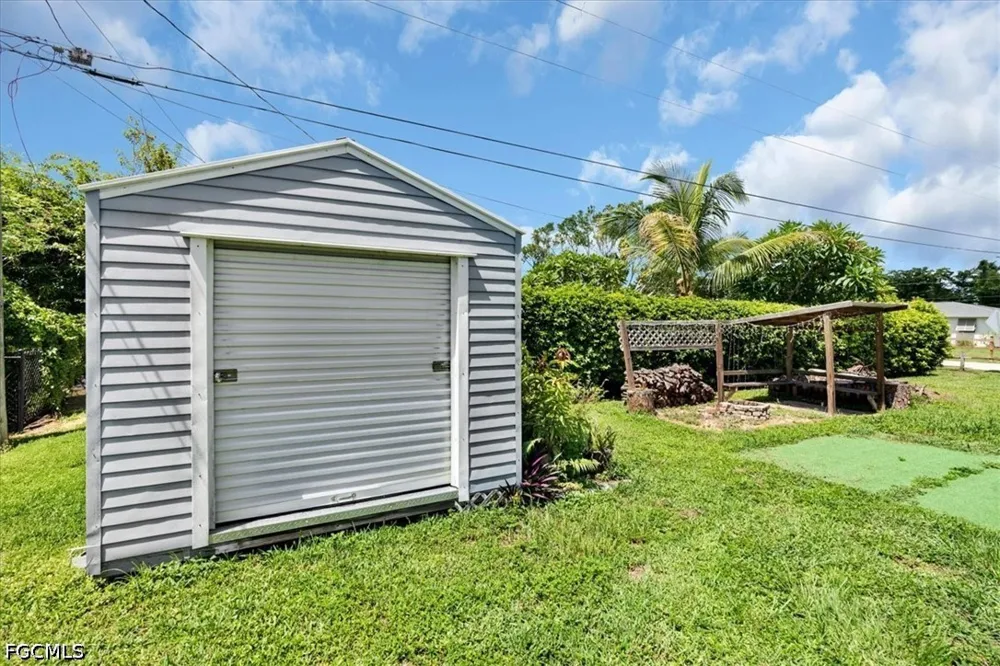 Chandler Avenue Fort Myers, FL 33907