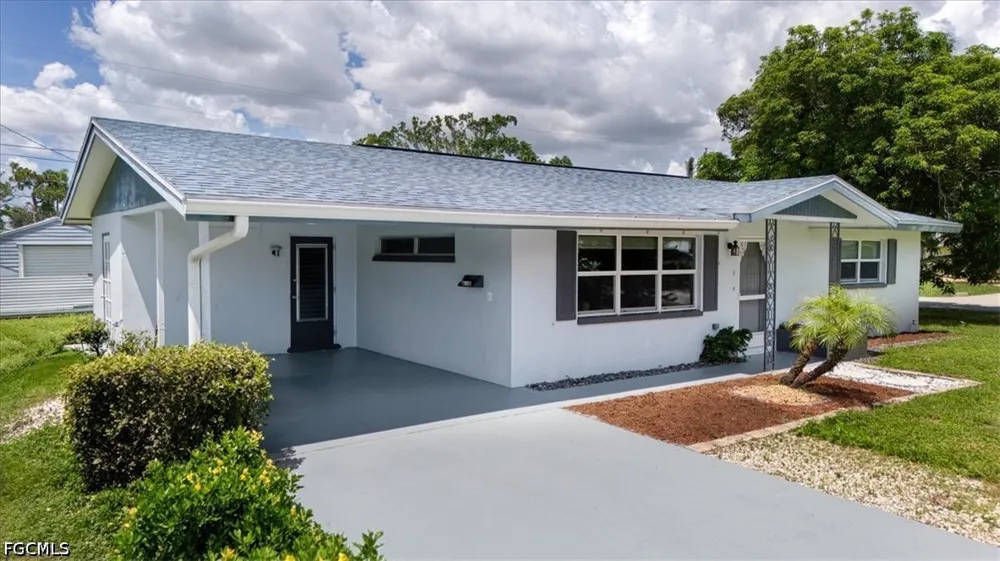 Chandler Avenue Fort Myers, FL 33907
