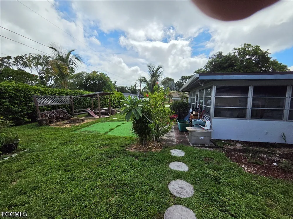 Chandler Avenue Fort Myers, FL 33907