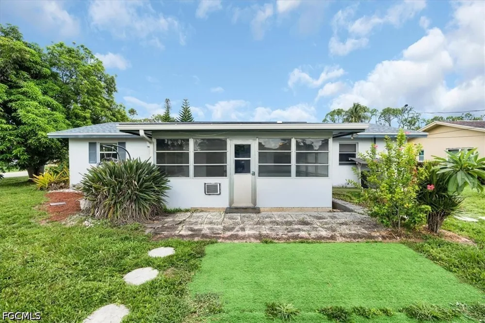 Chandler Avenue Fort Myers, FL 33907