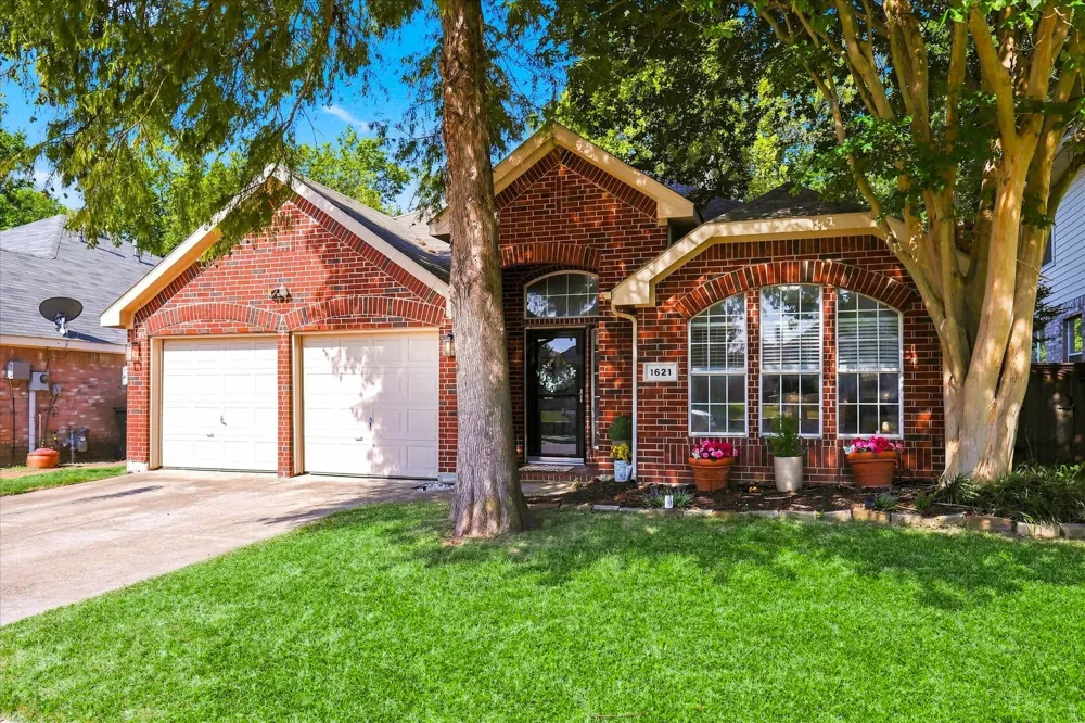 1621 Nicole Lane Garland, TX 75040