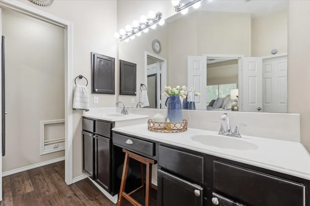 1621 Nicole Lane Garland, TX 75040