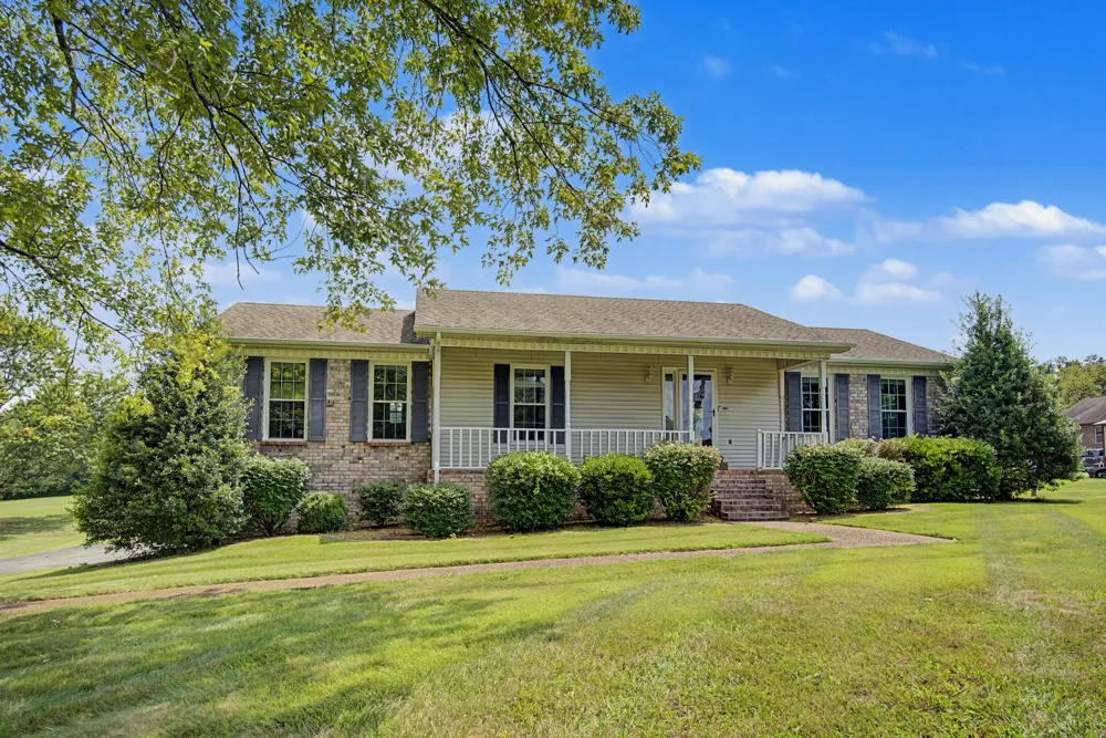 356 Lee Rd Cottontown, TN 37048