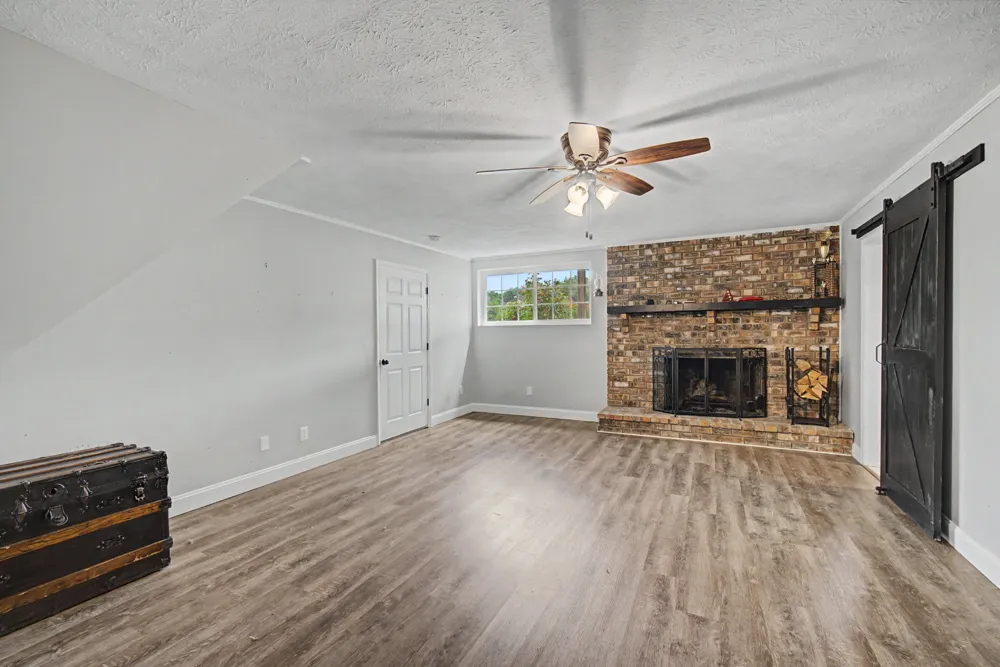 356 Lee Rd Cottontown, TN 37048