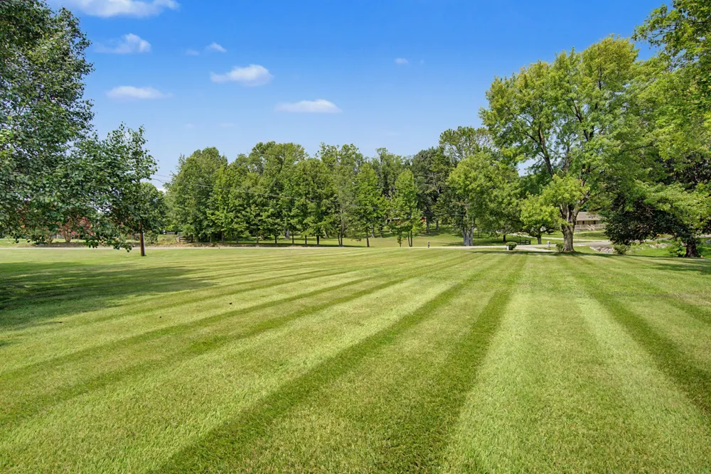 356 Lee Rd Cottontown, TN 37048