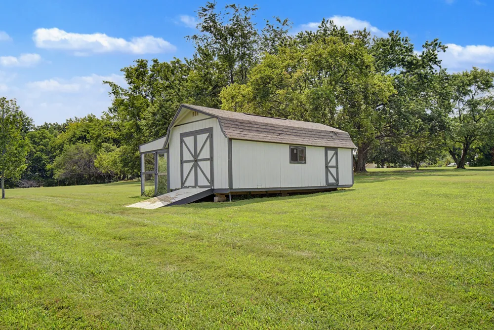 356 Lee Rd Cottontown, TN 37048