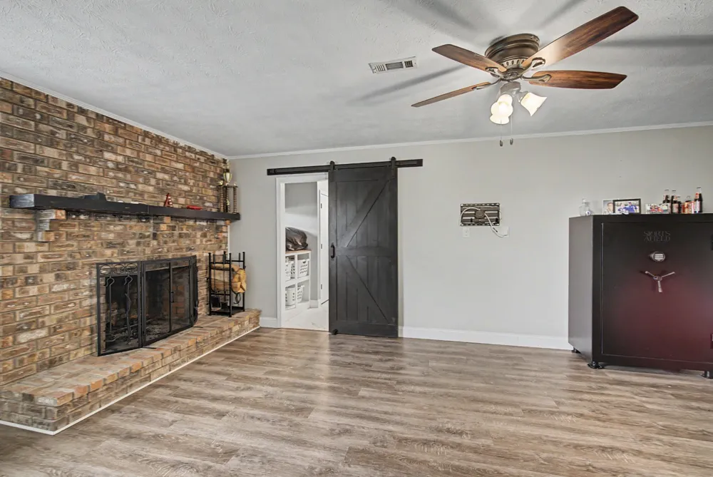 356 Lee Rd Cottontown, TN 37048
