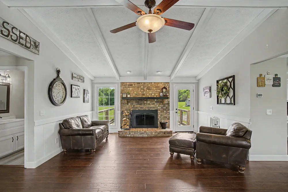 356 Lee Rd Cottontown, TN 37048