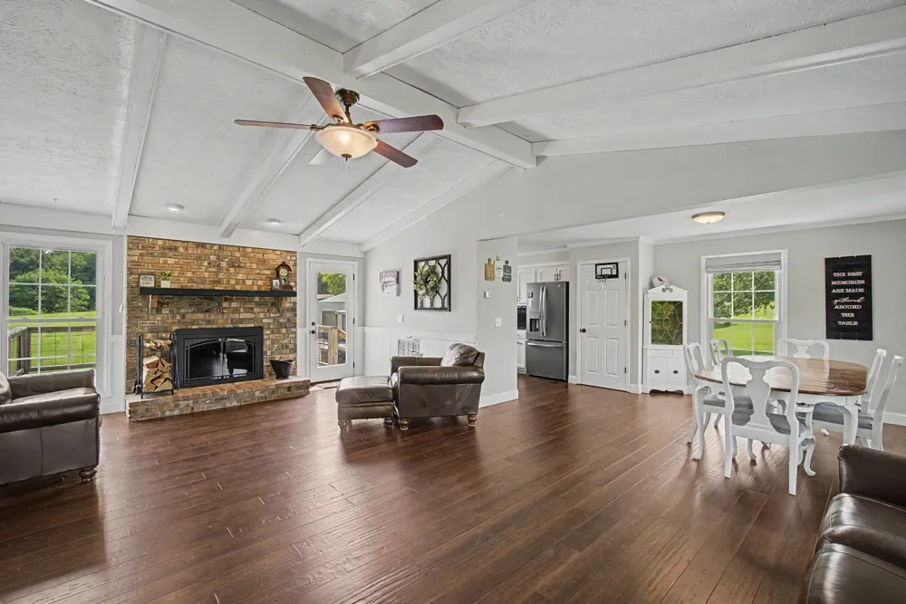 356 Lee Rd Cottontown, TN 37048