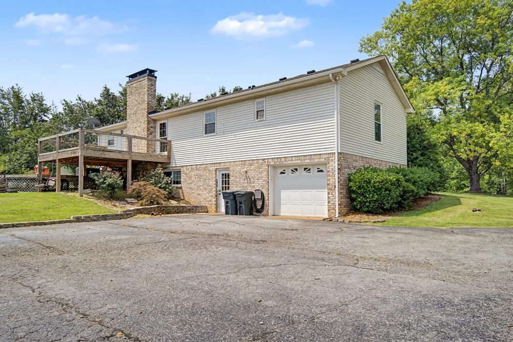 356 Lee Rd Cottontown, TN 37048