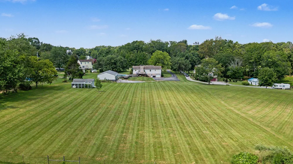 356 Lee Rd Cottontown, TN 37048