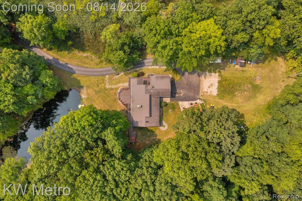 3050 Indian Lake Road Addison Township, MI 48370