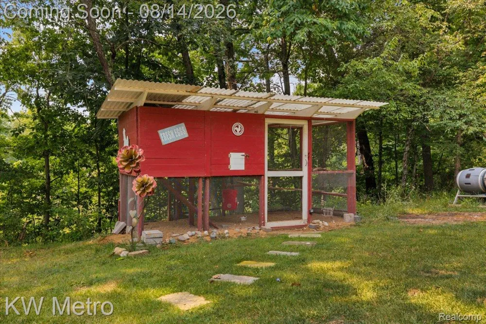 3050 Indian Lake Road Addison Township, MI 48370