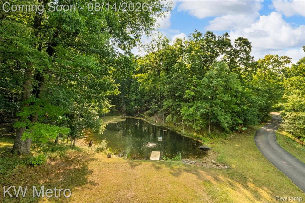 3050 Indian Lake Road Addison Township, MI 48370