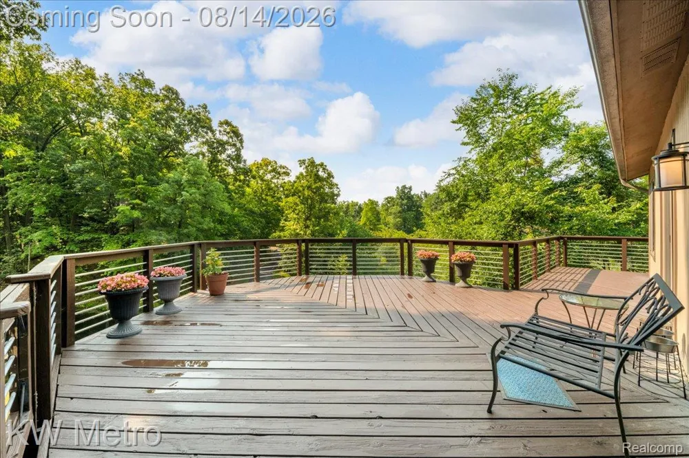 3050 Indian Lake Road Addison Township, MI 48370