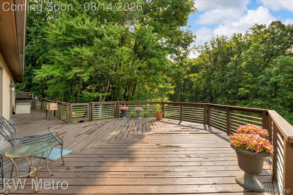 3050 Indian Lake Road Addison Township, MI 48370