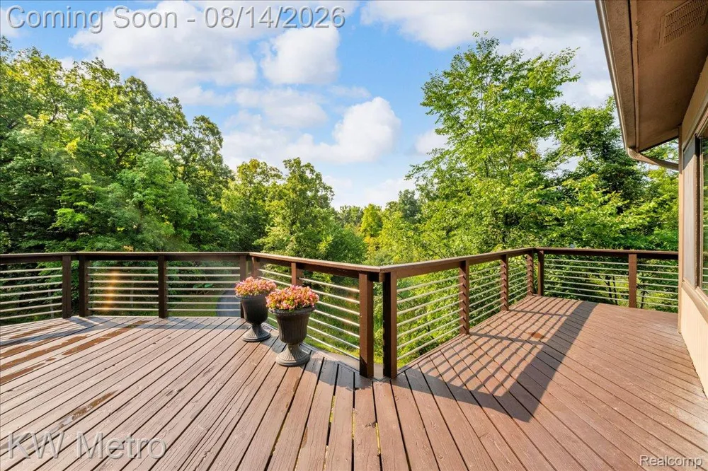 3050 Indian Lake Road Addison Township, MI 48370