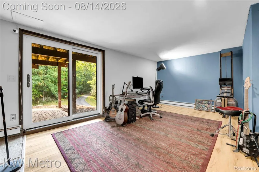 3050 Indian Lake Road Addison Township, MI 48370