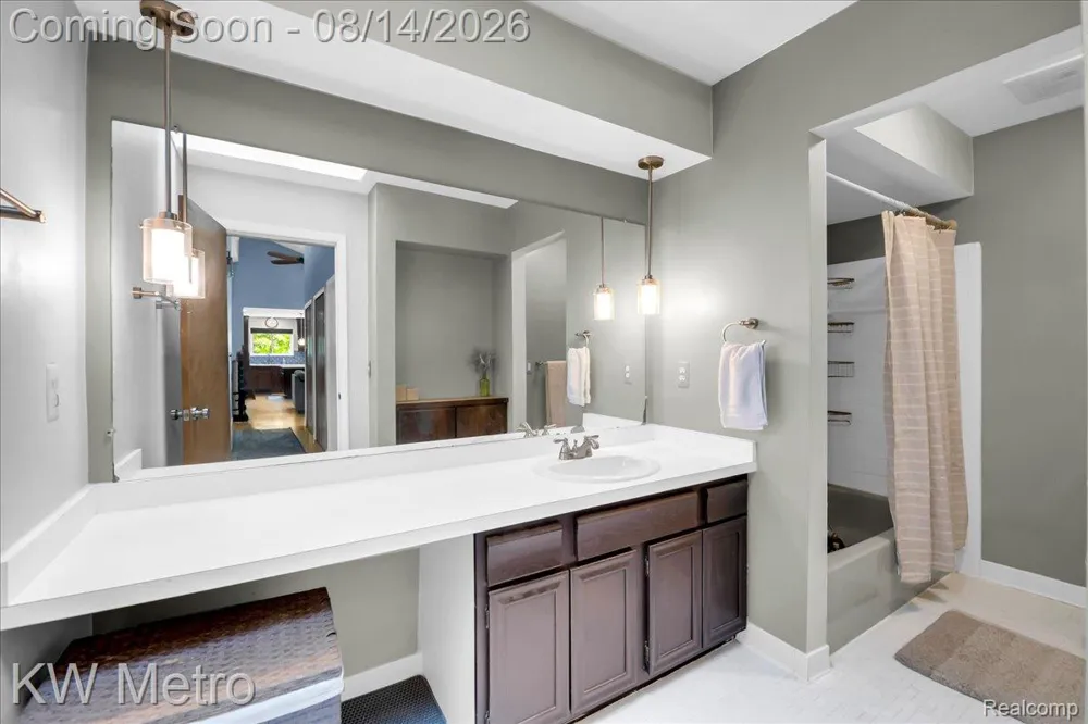 3050 Indian Lake Road Addison Township, MI 48370