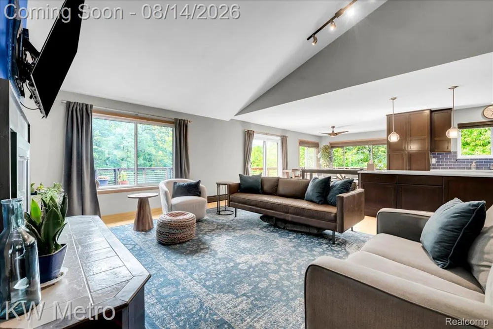 3050 Indian Lake Road Addison Township, MI 48370
