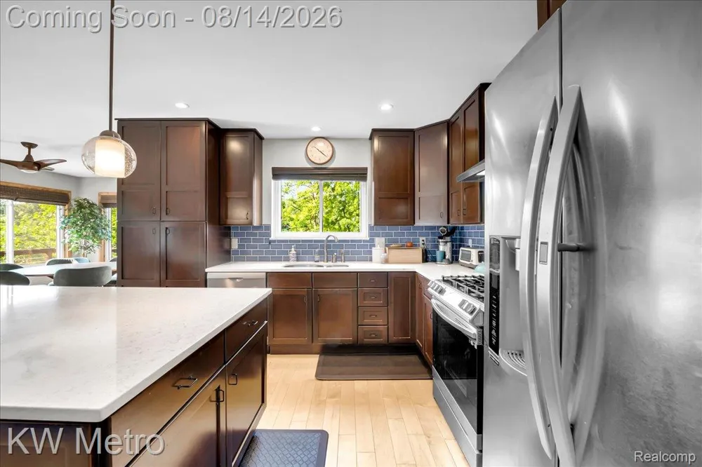 3050 Indian Lake Road Addison Township, MI 48370
