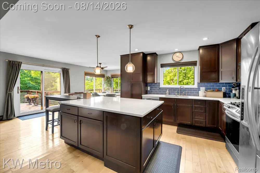 3050 Indian Lake Road Addison Township, MI 48370