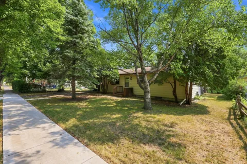 1216 Elm Street S