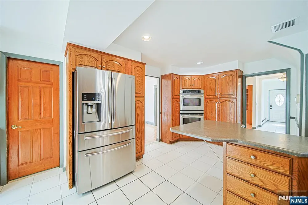 709 Kingsland Avenue Ridgefield, NJ 07657