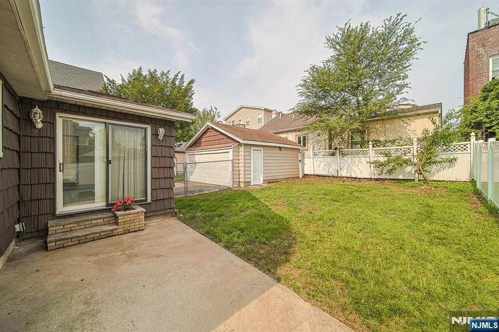 709 Kingsland Avenue Ridgefield, NJ 07657
