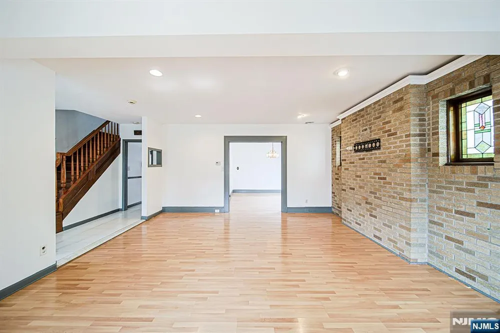 709 Kingsland Avenue Ridgefield, NJ 07657