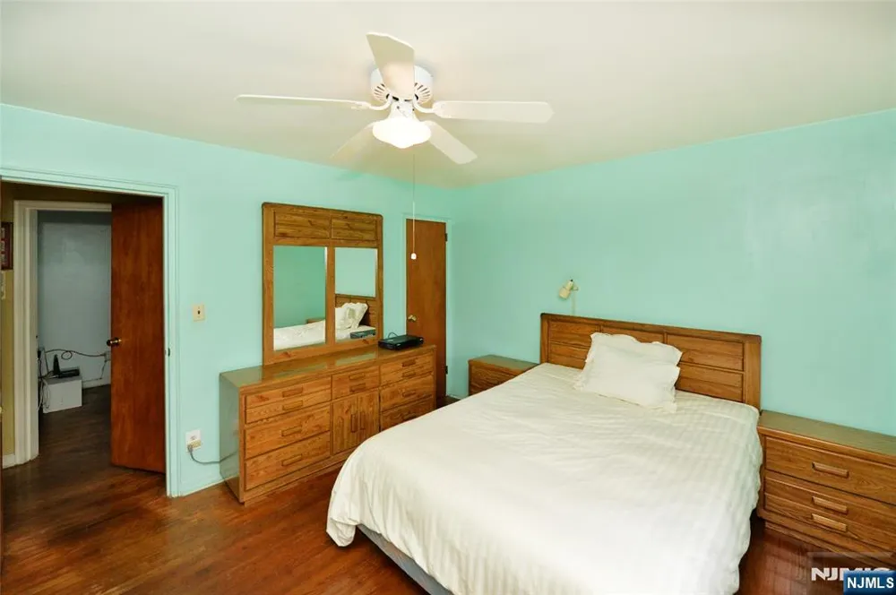151 Hickory Avenue Bergenfield, NJ 07621