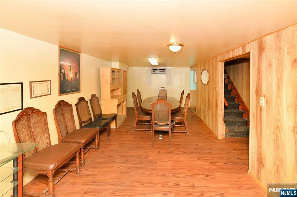 151 Hickory Avenue Bergenfield, NJ 07621