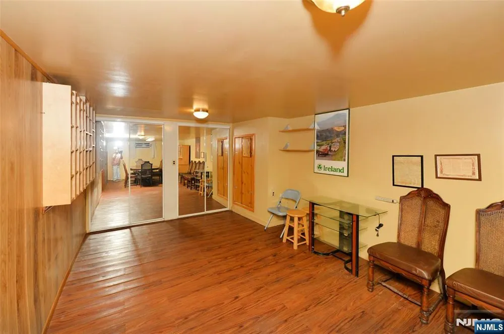 151 Hickory Avenue Bergenfield, NJ 07621