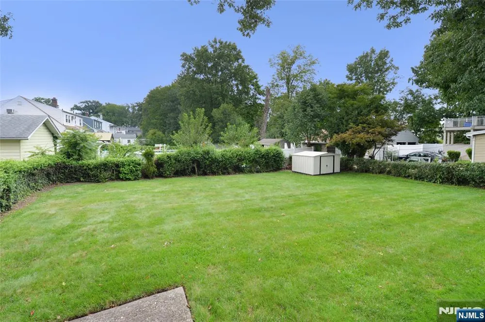 151 Hickory Avenue Bergenfield, NJ 07621