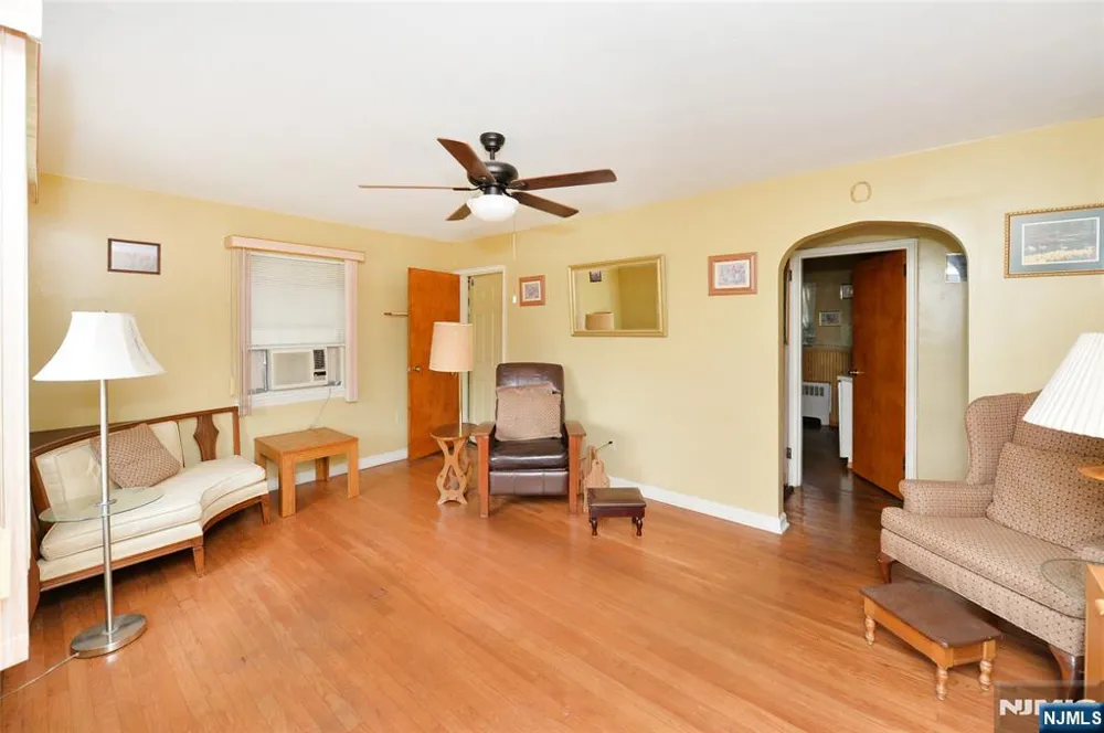 151 Hickory Avenue Bergenfield, NJ 07621